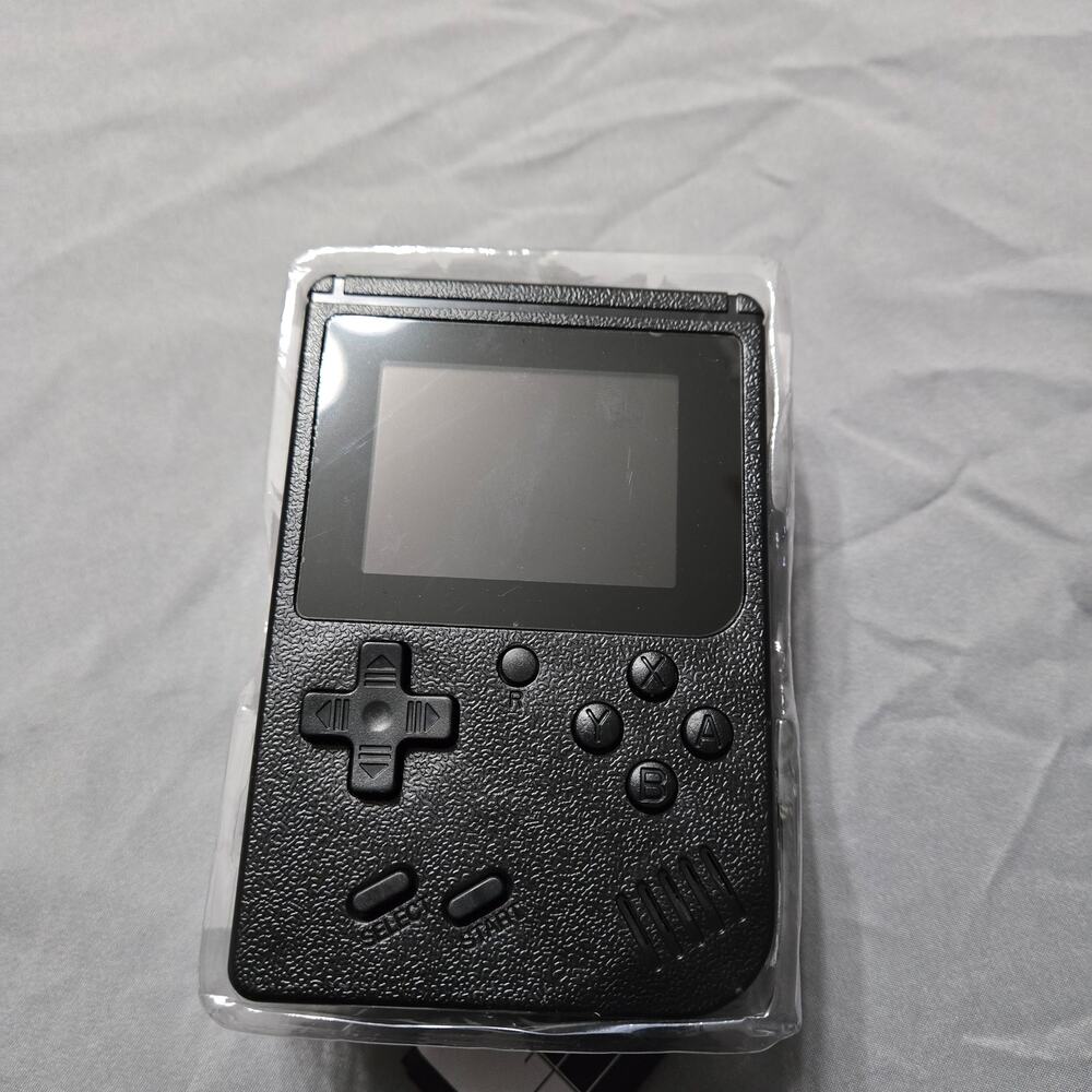 Handheld Reto Play Machine with 400 Classical Games - Picture 2 of 8